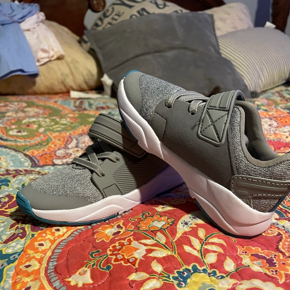 Cat & jack tennis shoes